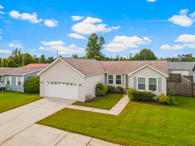 7304 Claudia's Way in Panama City, FL - Building Photo - Building Photo