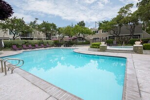 Le Parc in Santa Clara, CA - Building Photo