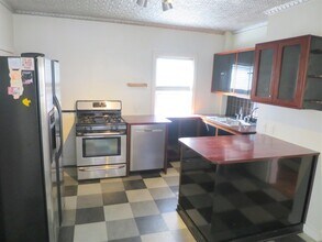 80 Irving St, Unit 2 in Somerville, MA - Building Photo - Building Photo