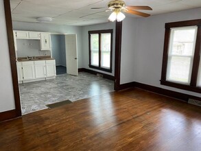 121 W Jackson St, Unit 121 W. Jackson Apt A in Pittsburg, KS - Building Photo - Building Photo