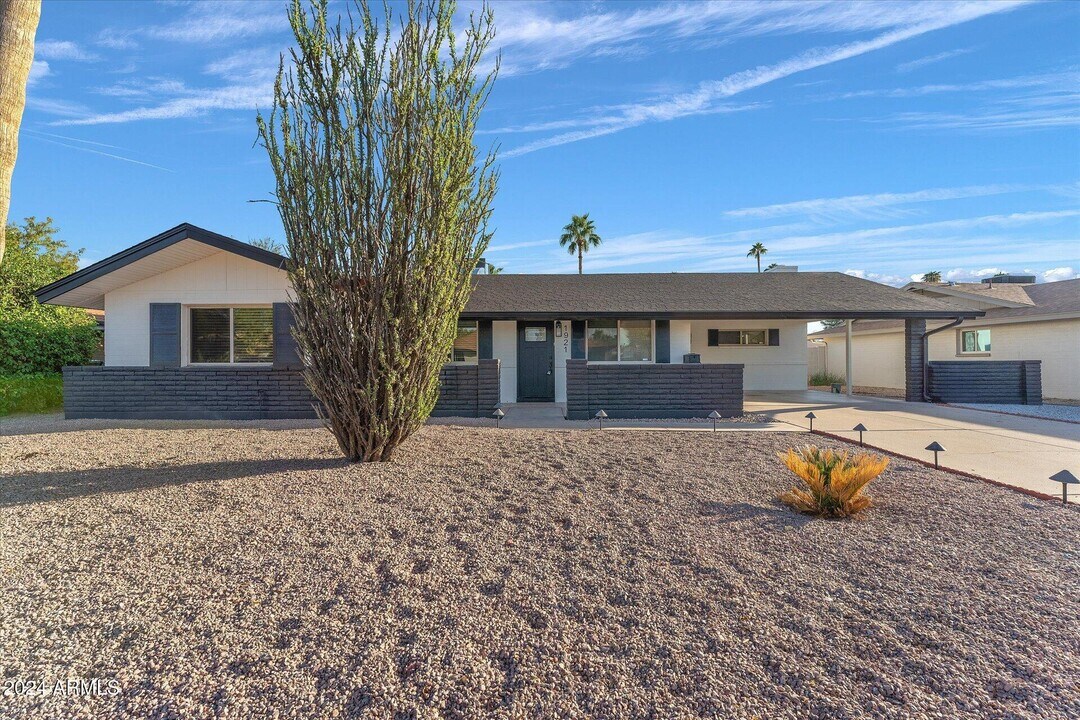 1921 E Laguna Dr in Tempe, AZ - Building Photo