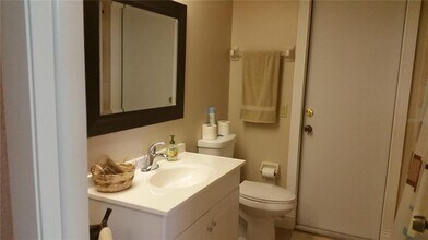 8185 Omaha Cir in Spring Hill, FL - Building Photo - Building Photo