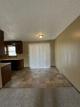 6828 W Par Ln-Unit -4 in Wichita, KS - Building Photo - Building Photo