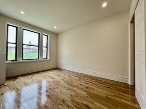 935 St Nicholas Ave in New York, NY - Building Photo - Building Photo