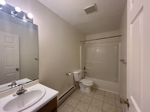 950 Sparks St N in Twin Falls, ID - Building Photo - Building Photo