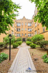 911 W. Oakdale Ave. in Chicago, IL - Foto de edificio - Building Photo