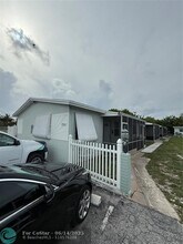 2213 Lincoln St in Hollywood, FL - Building Photo - Building Photo