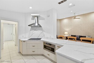 7114 Marconi Ct in Naples, FL - Building Photo