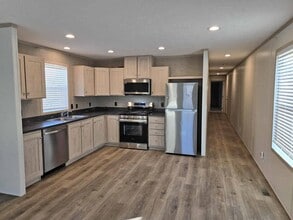 613 Polk St in De Soto, IA - Building Photo - Building Photo