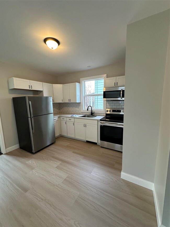 14 Eastman Terrace in Poughkeepsie, NY - Building Photo - Building Photo