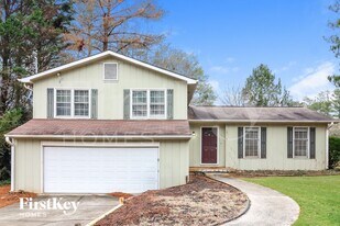1570 Sprayberry Dr in Marietta, GA - Building Photo