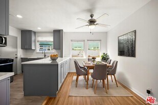 3613 Kalsman Dr in Los Angeles, CA - Building Photo