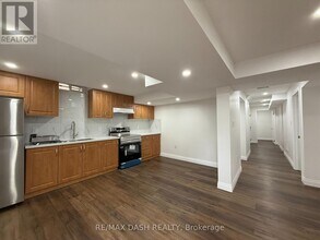 30 Brownell St in Whitby, ON - Building Photo - Building Photo