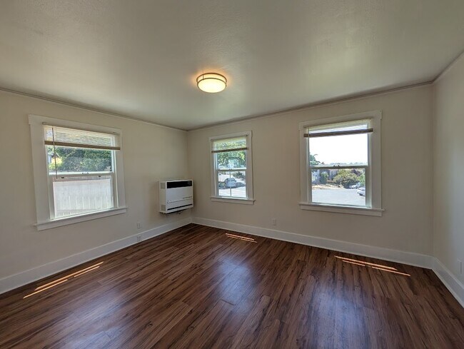 101 Daniels Ave in Vallejo, CA - Foto de edificio - Building Photo