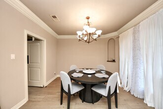 14454 Summerleaf Ln in Houston, TX - Foto de edificio - Building Photo