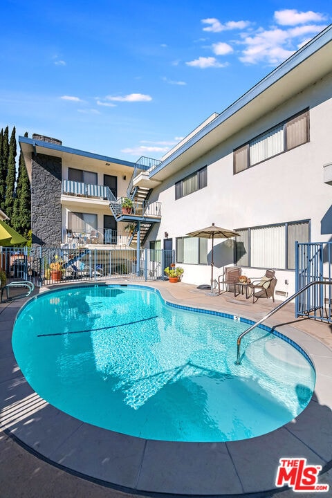 4131 Warner Blvd in Burbank, CA - Building Photo - Building Photo