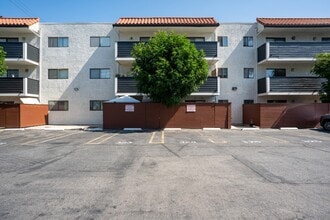 Canyon Village in North Hollywood, CA - Building Photo - Building Photo