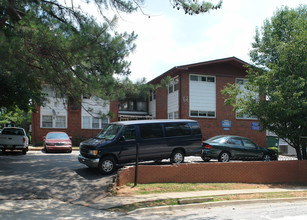 Town & Country Apartments in Atlanta, GA - Foto de edificio - Building Photo