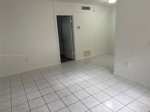 8380 SW 65th Ave in Miami, FL - Building Photo - Building Photo