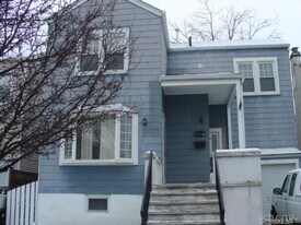 36 Barnes St in Long Beach, NY - Building Photo