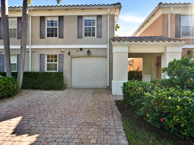 property at 5609 Cove Cir