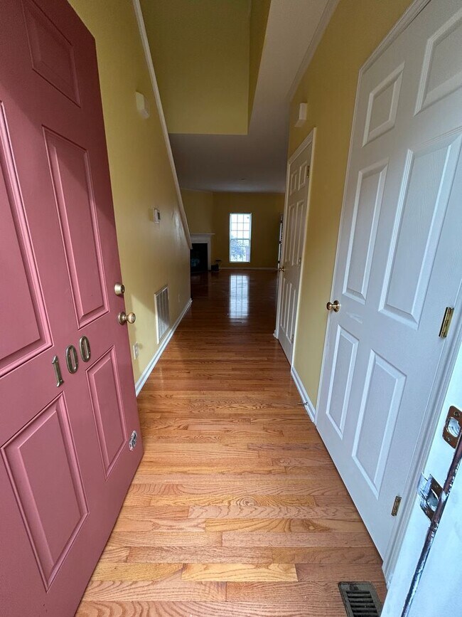 100 Henson Pl in Apex, NC - Building Photo - Building Photo