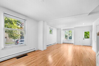 166 E Westminster in Lake Forest, IL - Building Photo - Building Photo