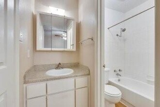 400 W 34th St in Austin, TX - Building Photo - Building Photo