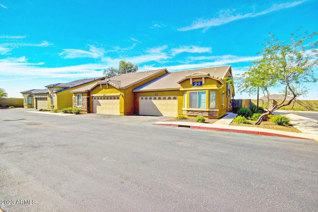 2725 E Mine Creek Rd-Unit -1196 in Phoenix, AZ - Building Photo