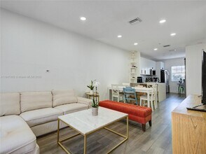 5630 NW 114th Path in Doral, FL - Building Photo - Building Photo