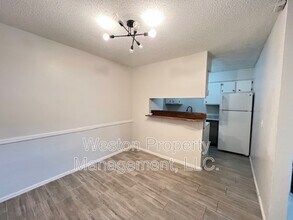 6032 Northwest Expy in Warr Acres, OK - Building Photo - Building Photo