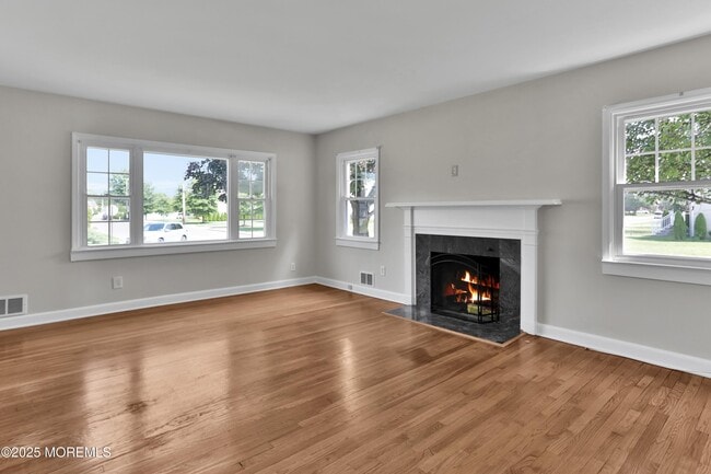 73 Locust Ave in West Long Branch, NJ - Building Photo - Building Photo