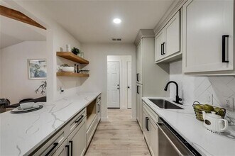 9227 Crimnson Ct in Dallas, TX - Building Photo - Building Photo