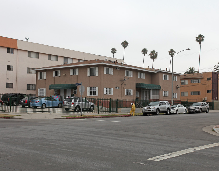 4343 W 4Th St in Los Angeles, CA - Building Photo