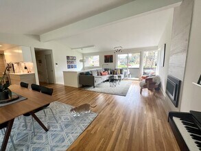 401 109th Ave SE in Bellevue, WA - Building Photo - Building Photo