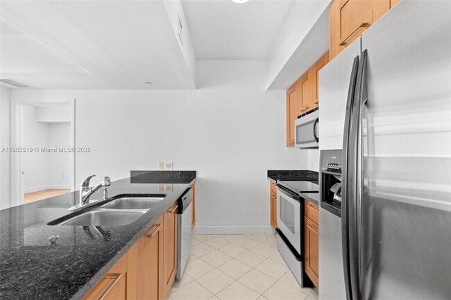 4100 Salzedo St, Unit 606 in Coral Gables, FL - Building Photo - Building Photo