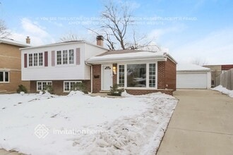 129 E Central Ave in Lombard, IL - Foto de edificio - Building Photo