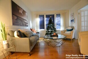 63 Euston Rd, Unit 2 in Boston, MA - Building Photo