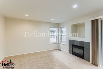 3062 Lazy River Dr in West Linn, OR - Building Photo - Building Photo