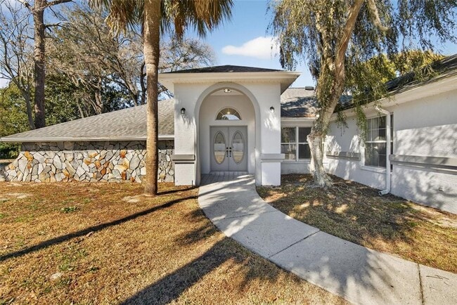 15047 Woodbury Rd in Spring Hill, FL - Building Photo - Building Photo