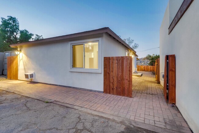 3202 S Barcelona St in Spring Valley, CA - Building Photo - Building Photo