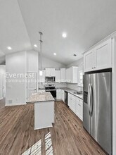 10828 Mt Holly Rd in Charlotte, NC - Building Photo - Building Photo