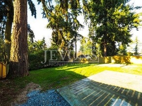 30217 1st Pl S in Federal Way, WA - Building Photo - Building Photo