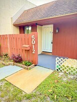 5012 SW 40th Ave in Dania, FL - Building Photo