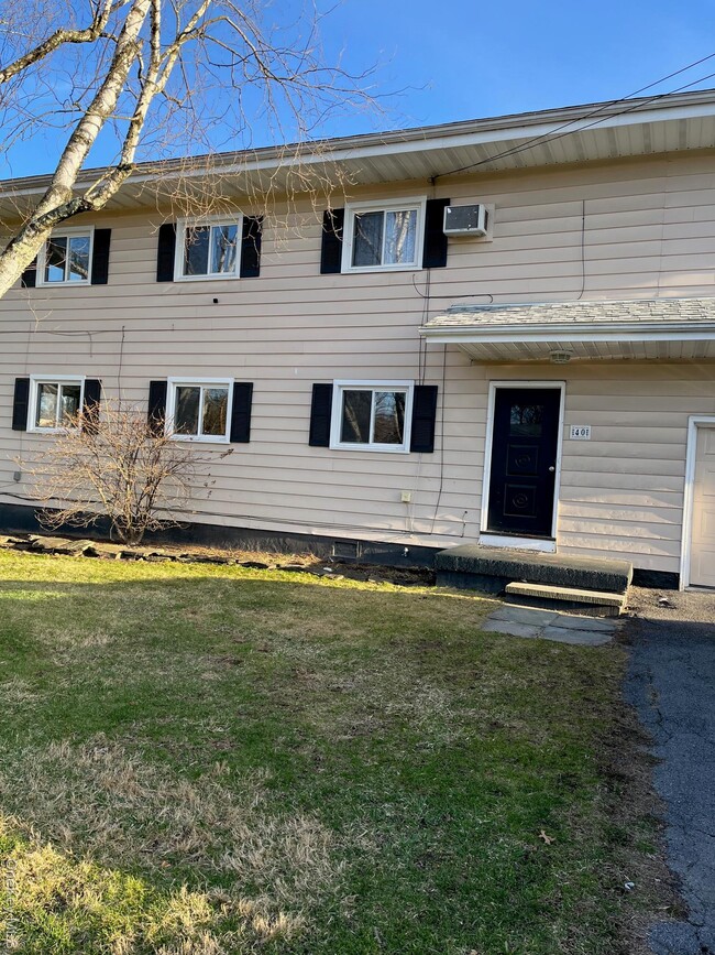 property at 40 Country Ln