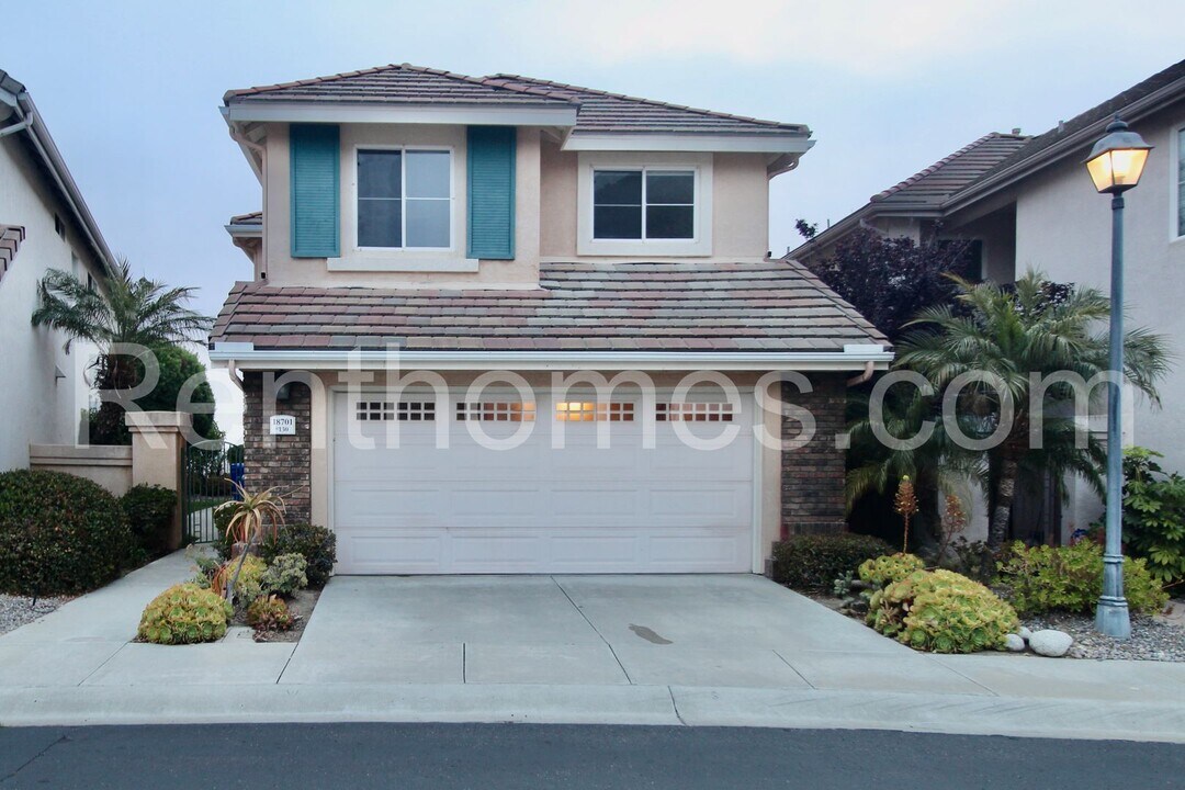 18701 Caminito Pasadero in San Diego, CA - Building Photo