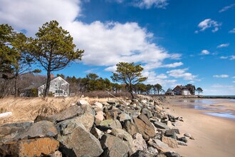 22 Crescent Surf Rd in Kennebunk, ME - Building Photo - Building Photo