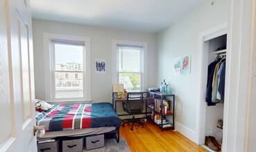 237 Norfolk St, Unit 6 in Cambridge, MA - Foto de edificio - Building Photo