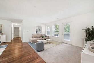 The Greens at Virginia Center in Glen Allen, VA - Building Photo - Building Photo