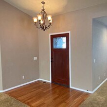 2235 NW 15th St in Redmond, OR - Building Photo - Building Photo